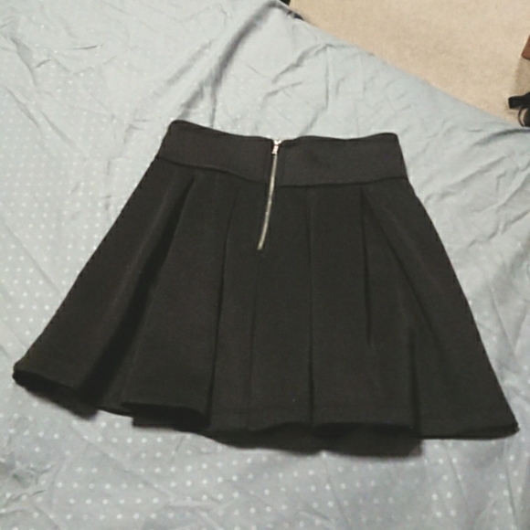 Skater Skirt - Picture 2 of 3